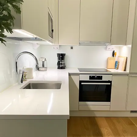 Modern In A Prime Location Апартаменты